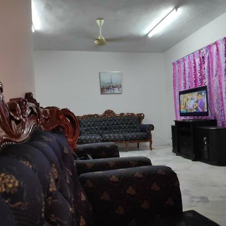 Homestay Pd Порт-Диксон Экстерьер фото