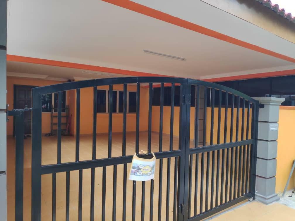 Homestay Pd Порт-Диксон Экстерьер фото