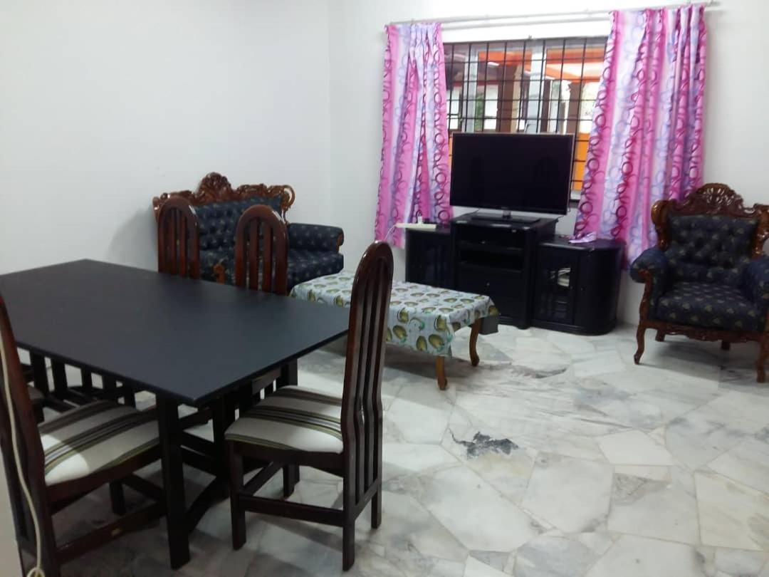 Homestay Pd Порт-Диксон Экстерьер фото